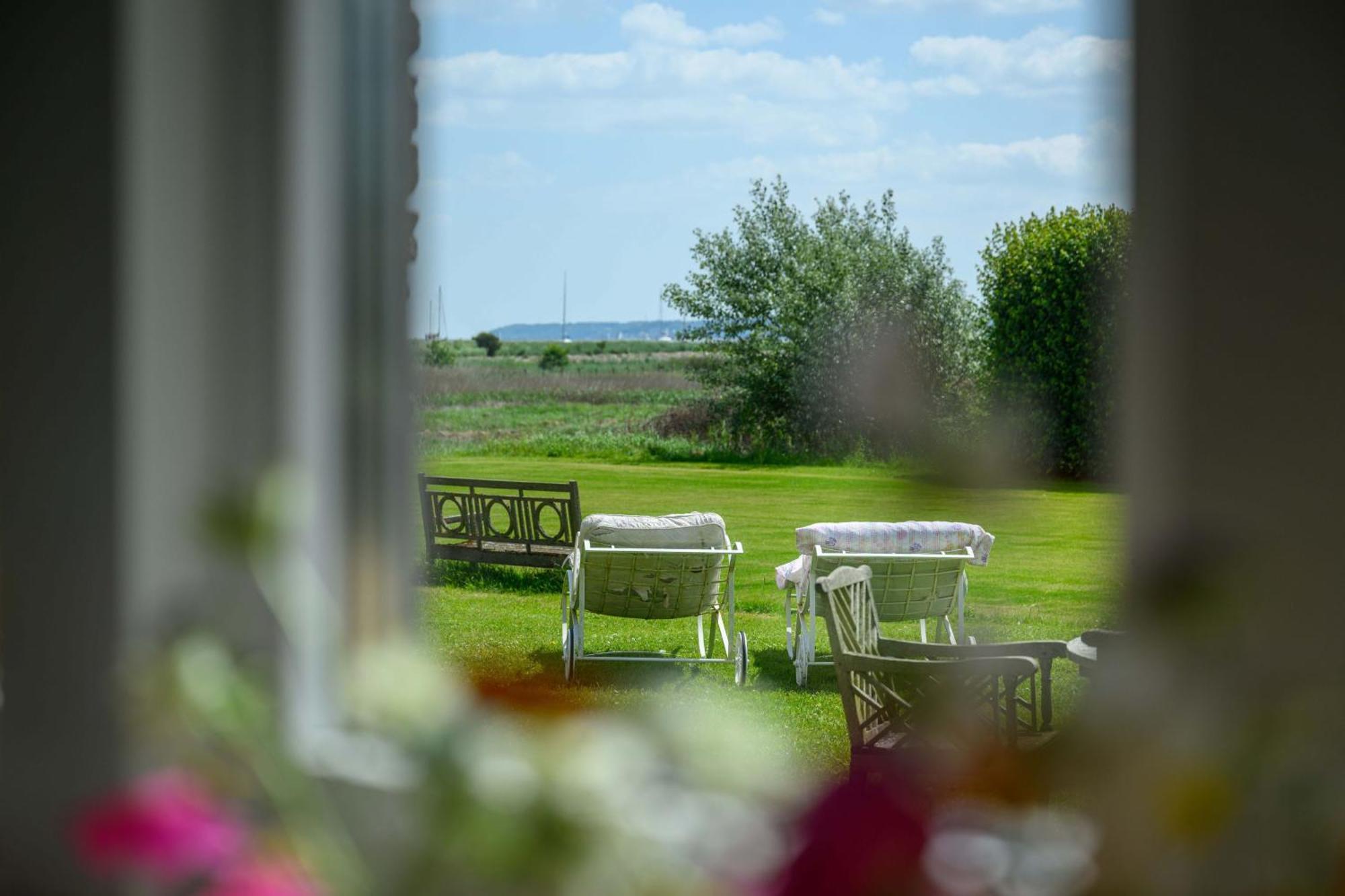 Gins Barn Villa Southampton Exteriör bild
